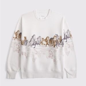 Abercrombie Horses Graphic oversized Sunday Crew - 2 small stains